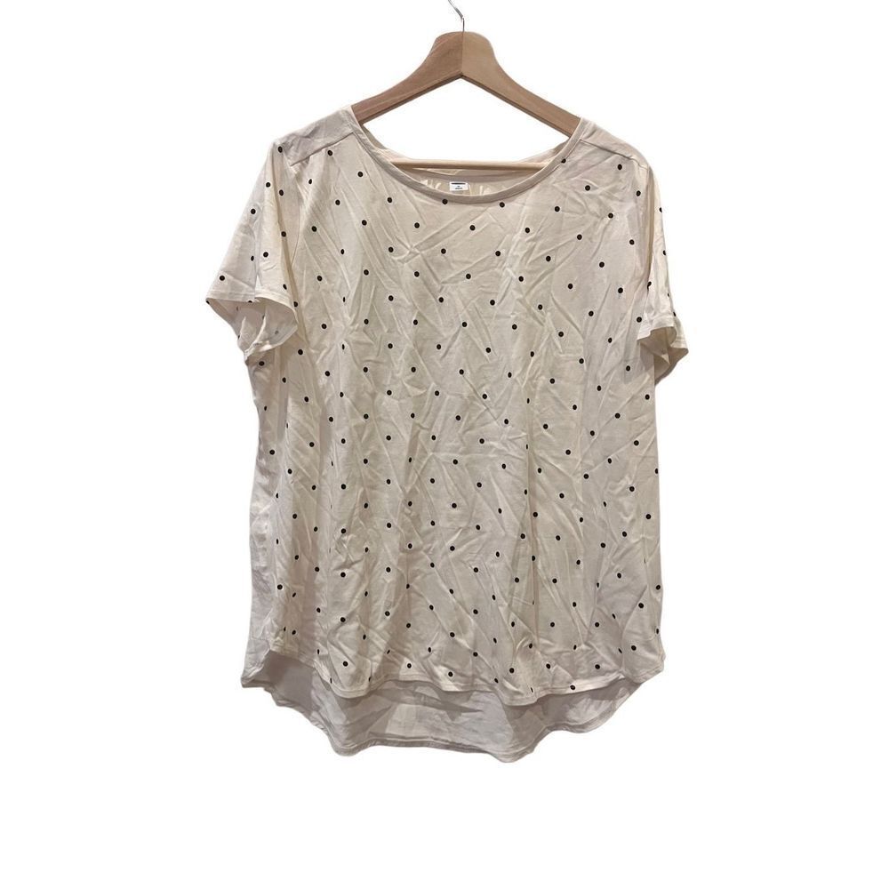 Old Navy Short sleeve polka dot tshirt size XL